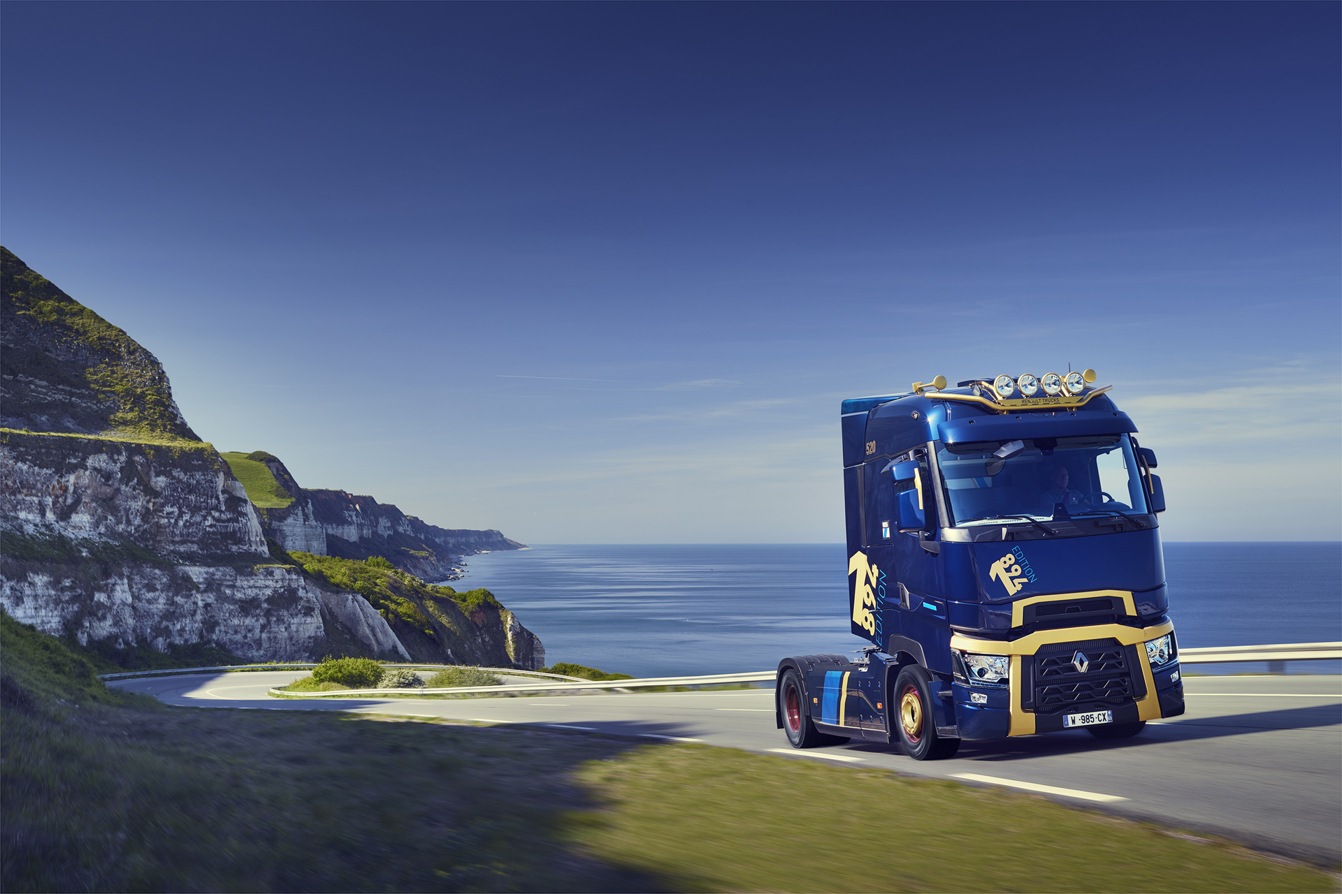 renault-trucks-1894-yannick-brossard